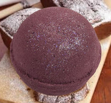 Load image into Gallery viewer, Gingerbread Bath Bomb 4.5oz, Handmade, All Natural, vegan, Fresh Ingredients, big bath bombs, the perfect gift, self care products, fizzy
